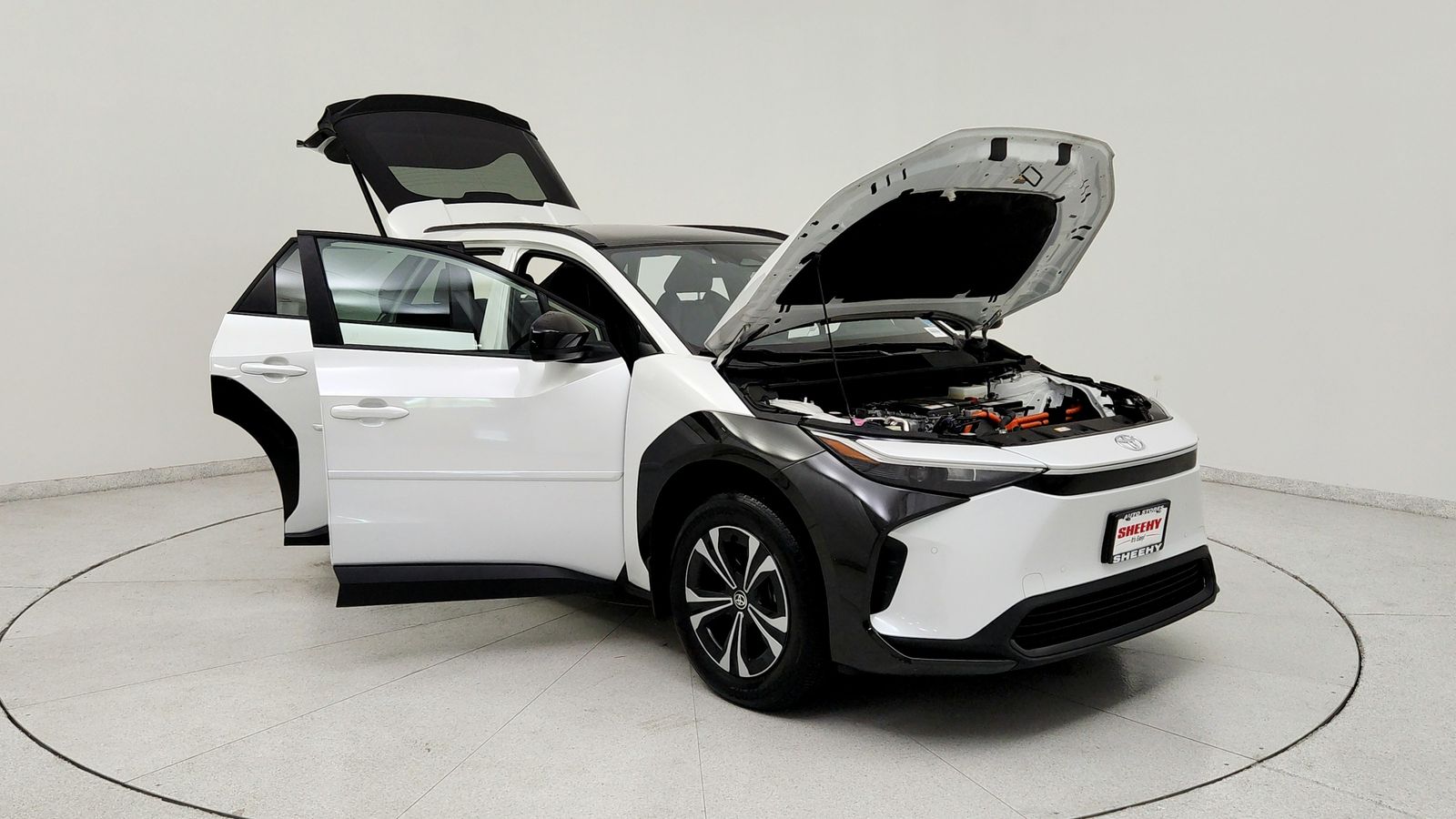Used 2024 Beige Toyota XLE image 11
