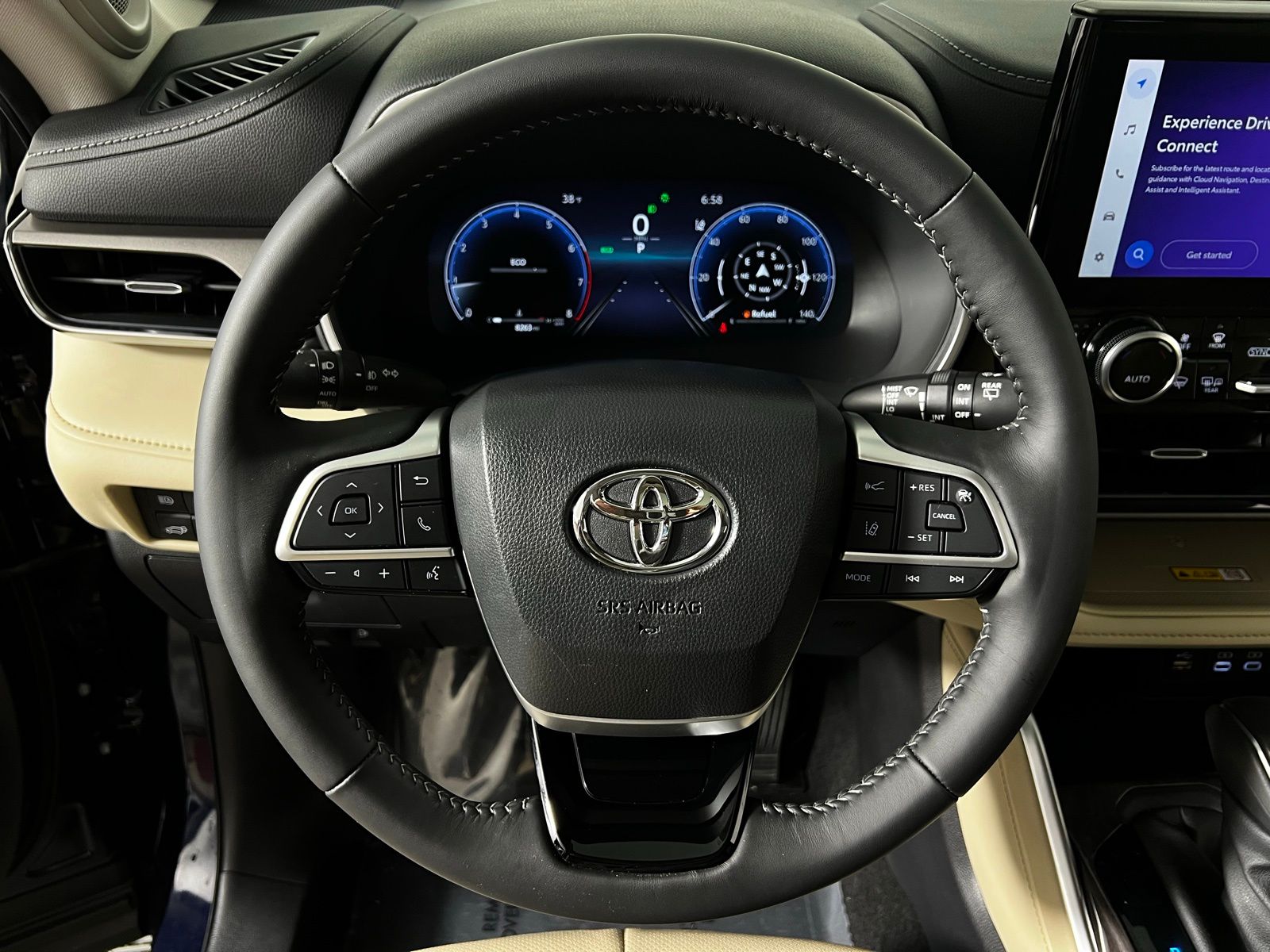 Thumbnail: 2025 Toyota Highlander - 16