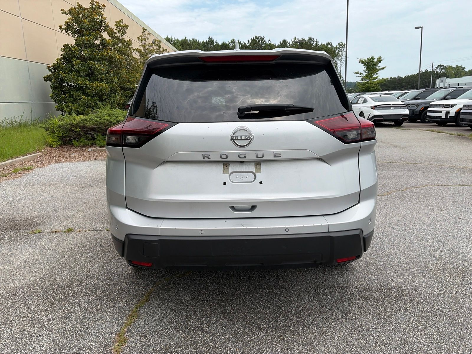 Used 2025 Silver Nissan SV image 5