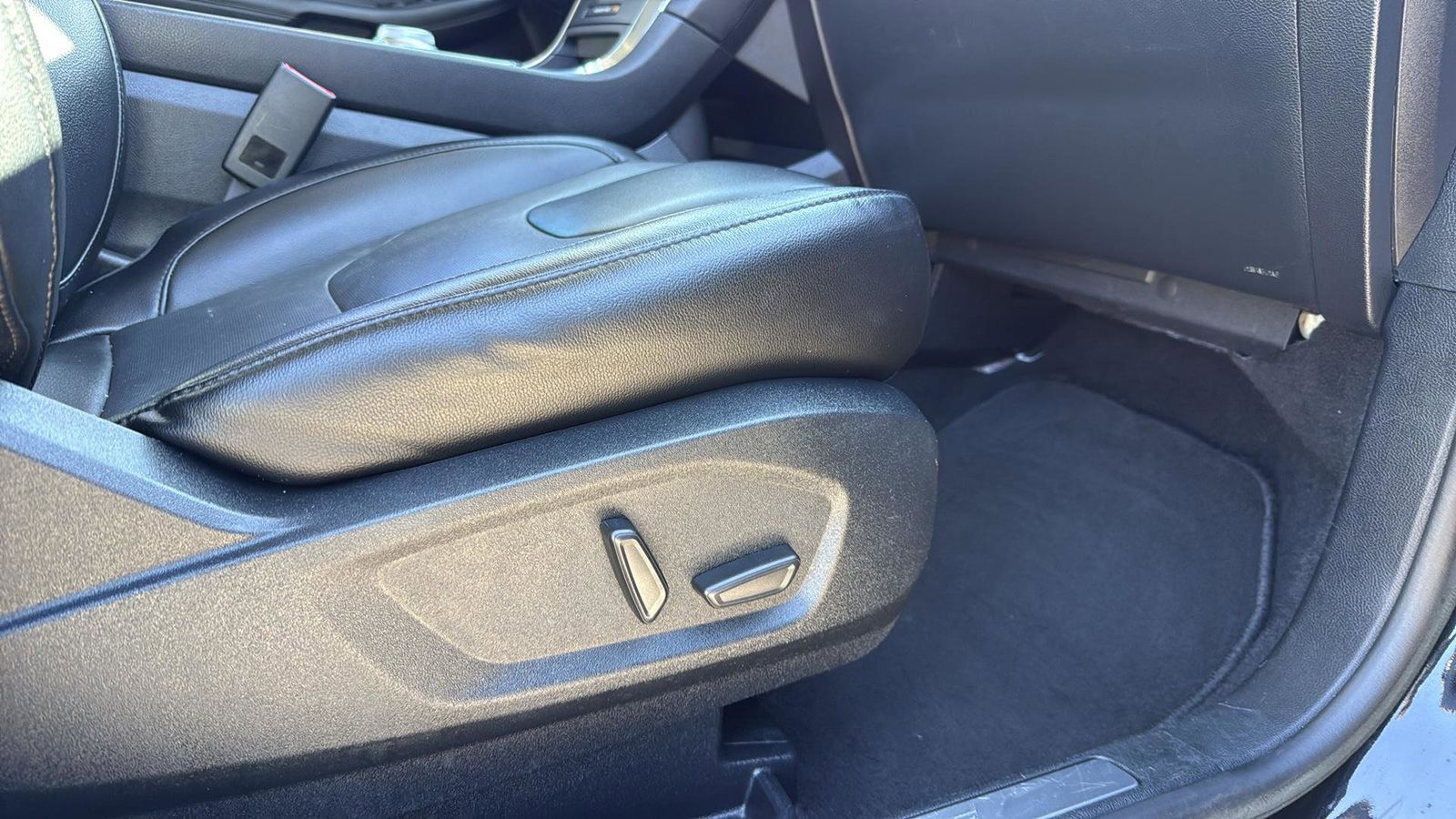 Used Car 2022 Ford Edge  Titanium For Sale Under $25,000 In Austin, Texas