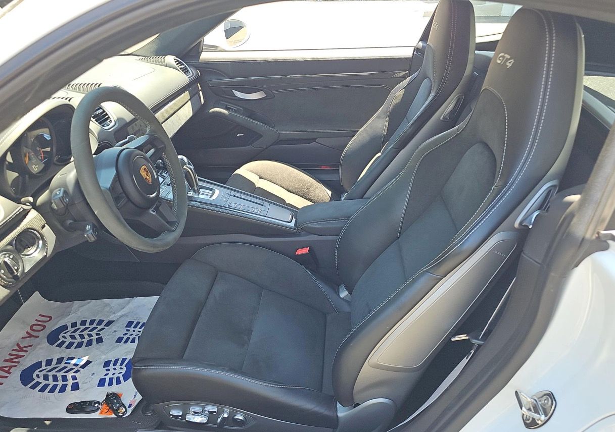 2021 Porsche 718 Cayman GT4 — photo 3