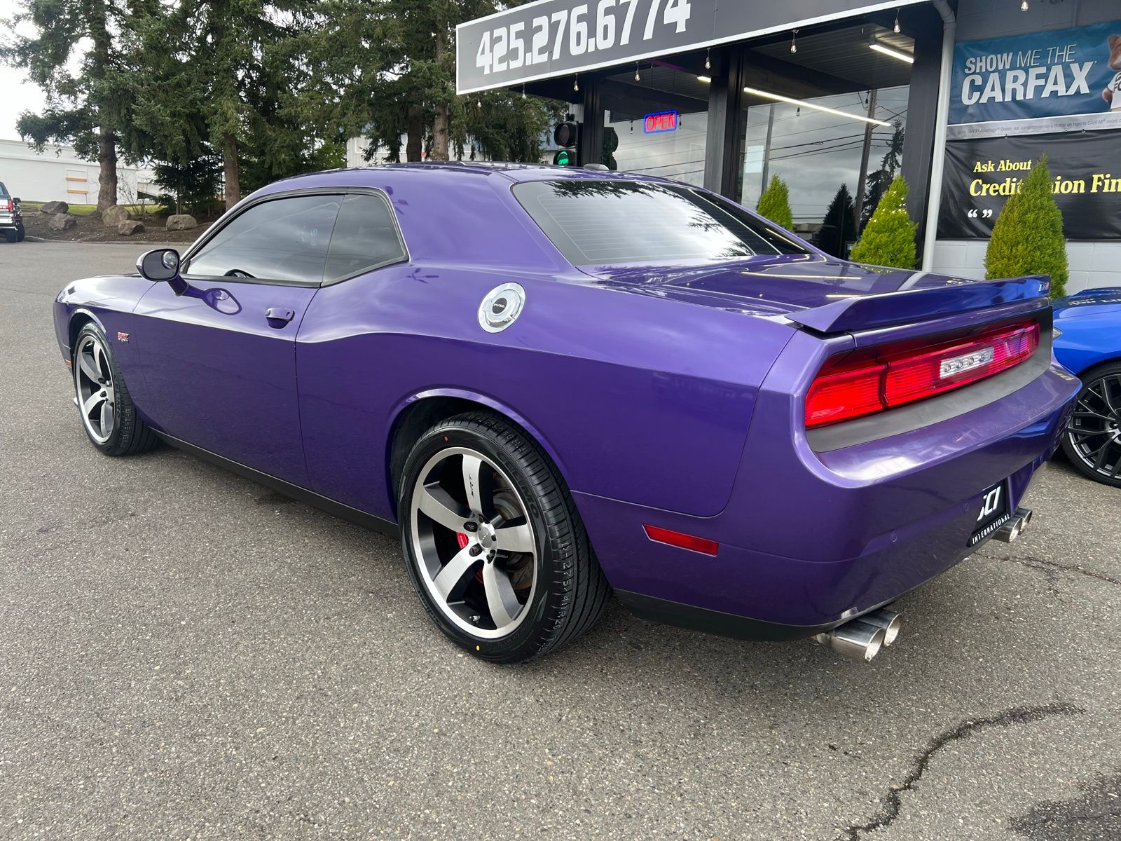 View vehicle photo 3