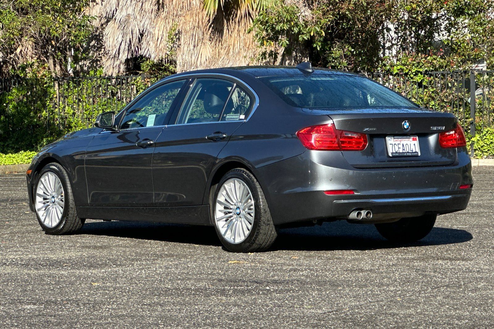 View vehicle photo 5