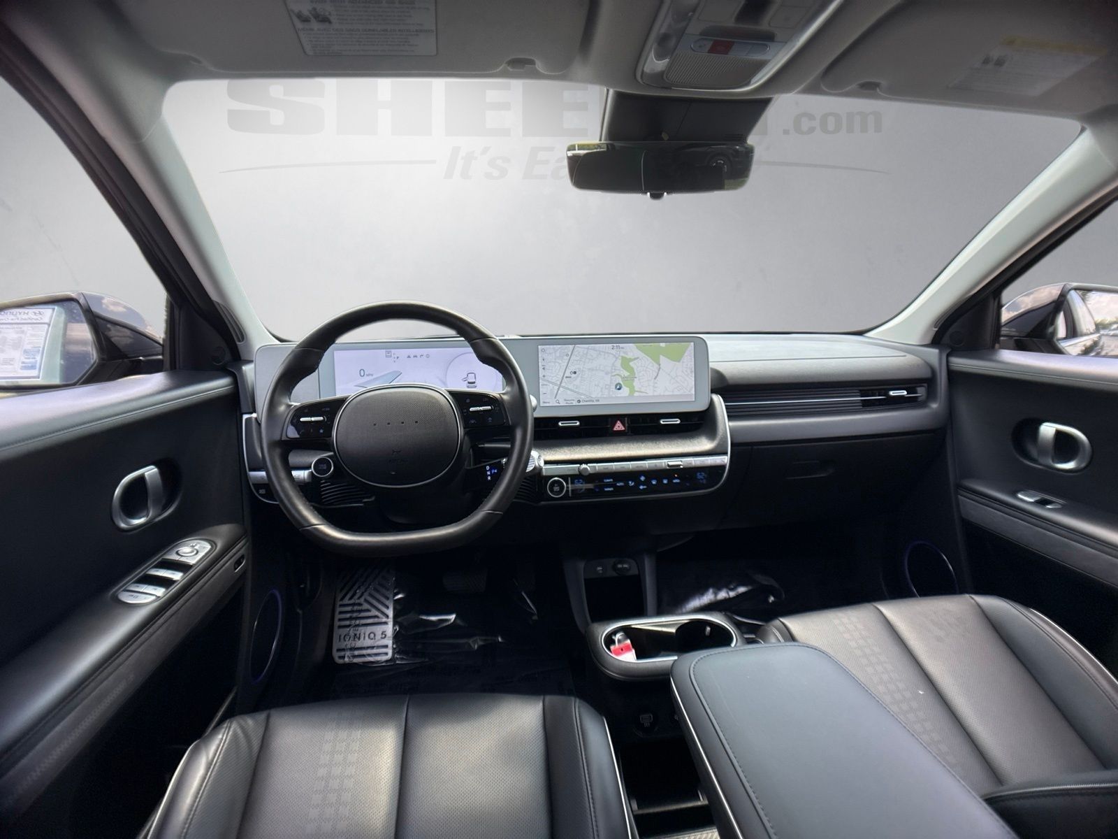 Used 2024 Black Hyundai Limited image 3