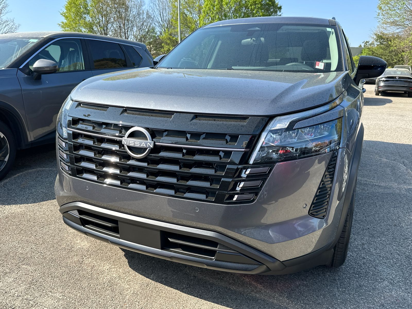 View vehicle photo 2