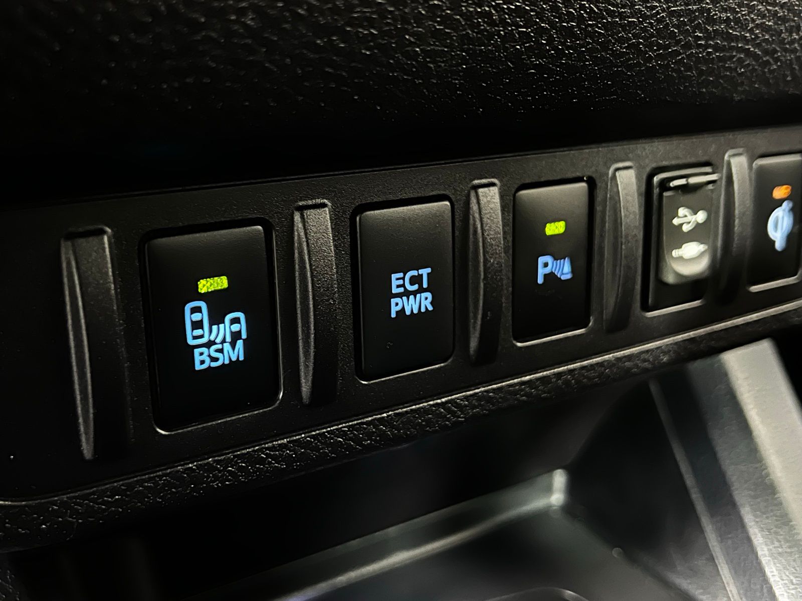 2017 Toyota Tacoma Limited 21