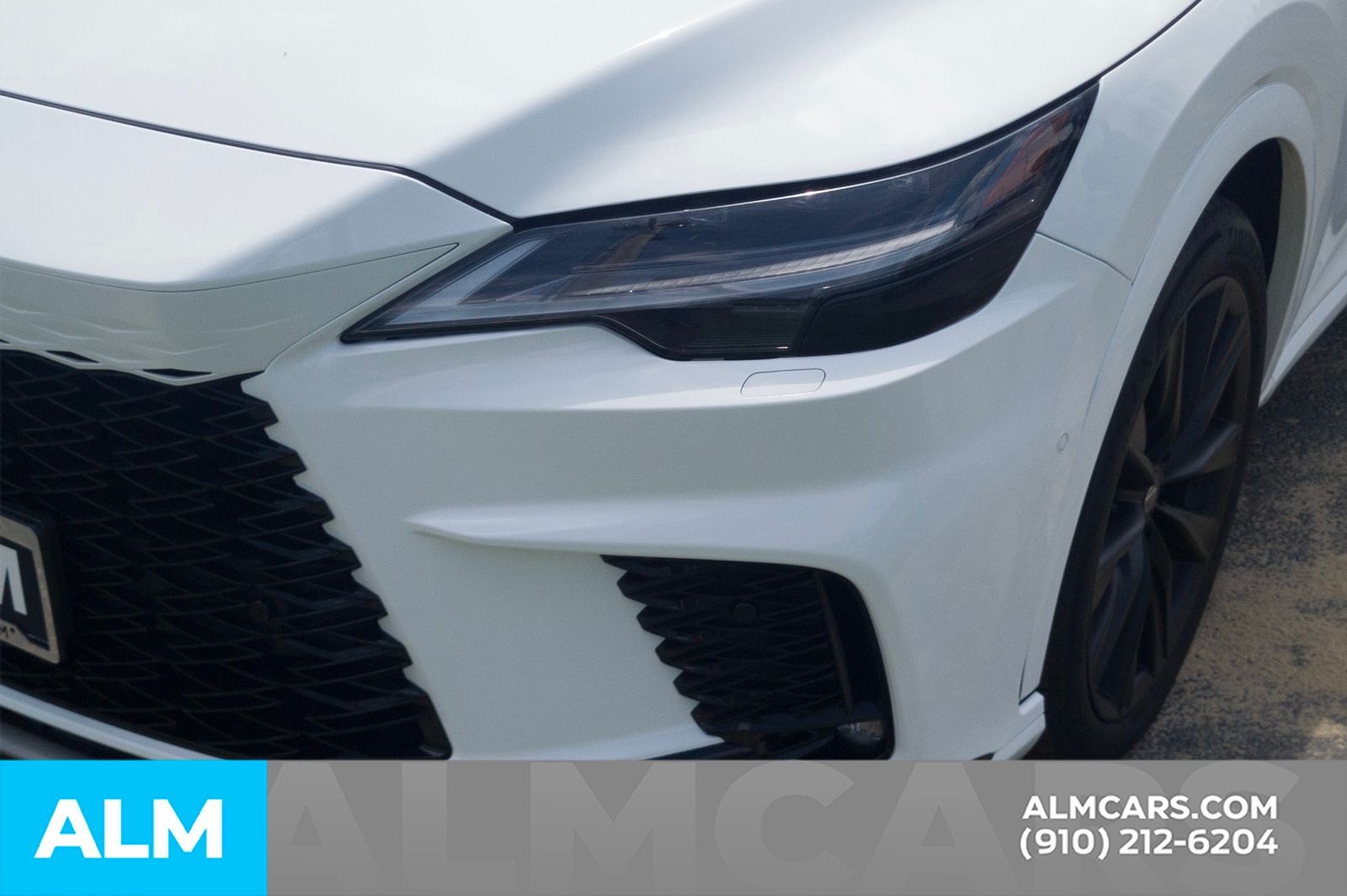Used 2023 Ultra White Lexus 500h F SPORT Performance image 15