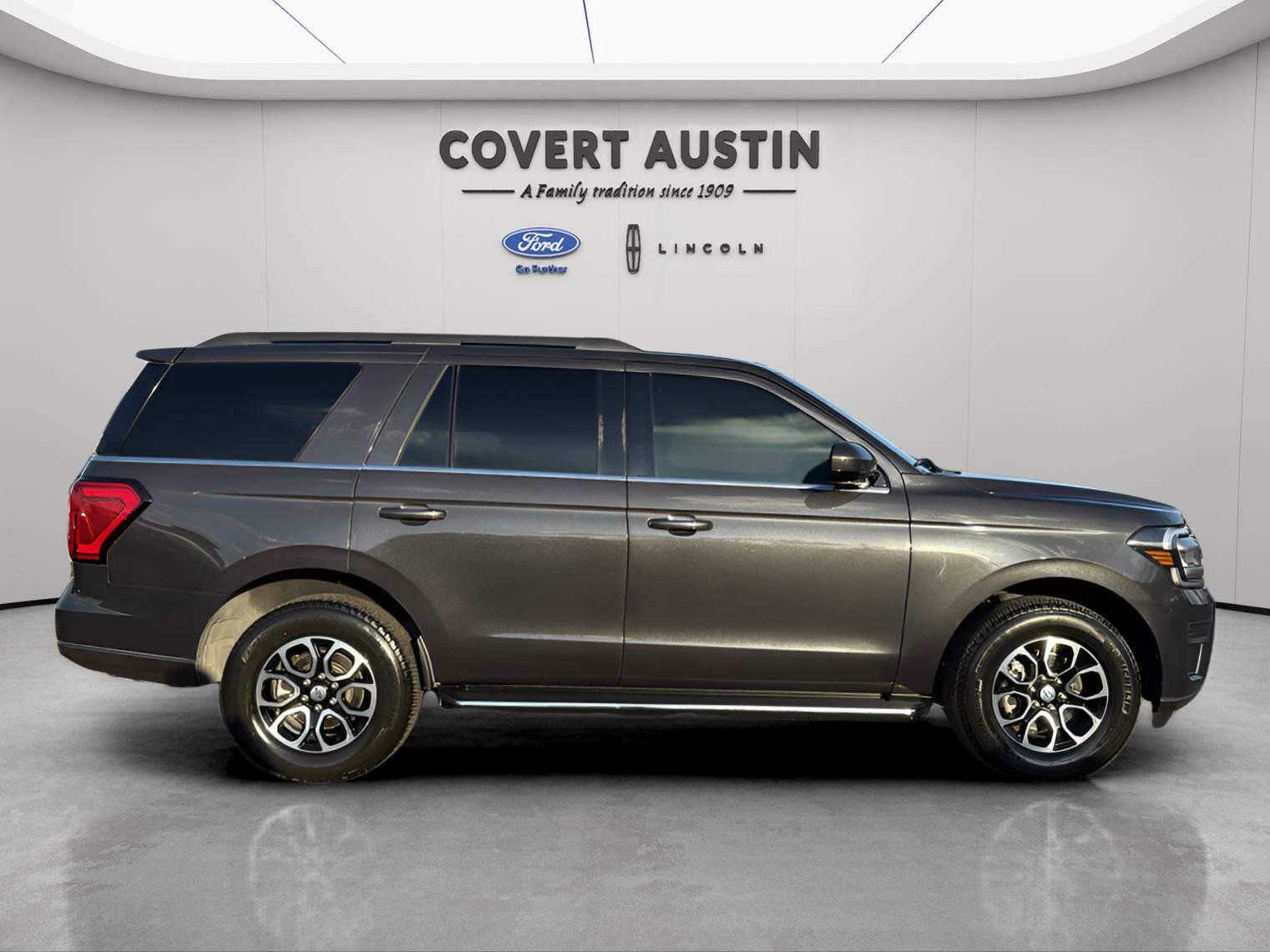 Used Car 2023 Ford Expedition  Xlt For Sale Under $50,000 In Austin, Texas