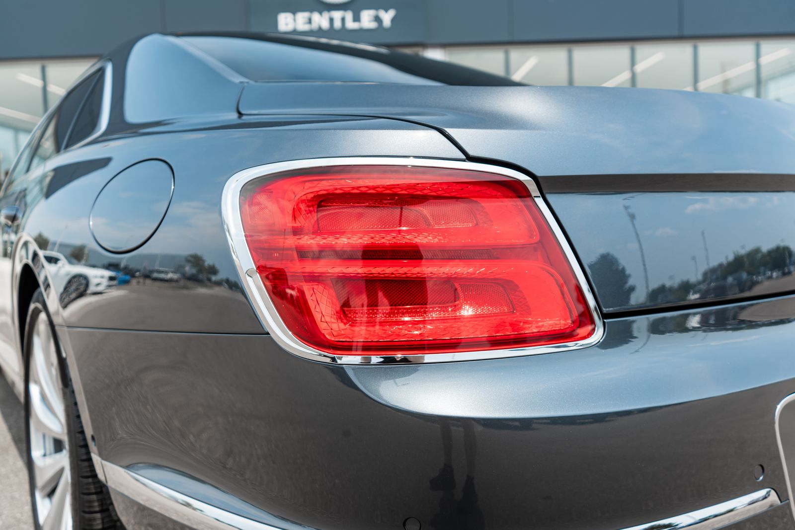 2026 Bentley Flying Spur - Photo 12