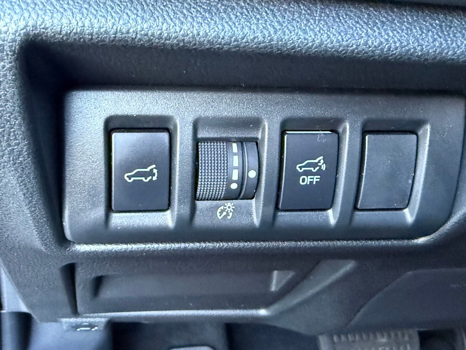 Used 2025 Black Subaru Onyx Edition image 22