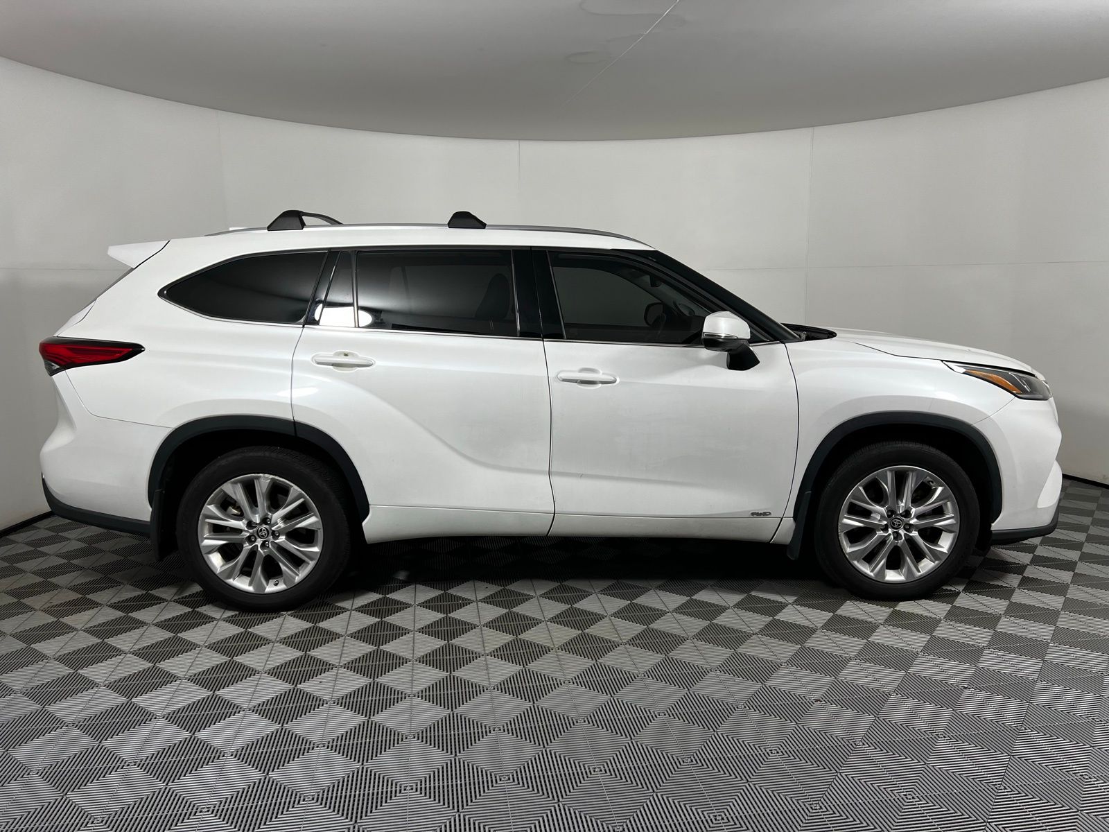 2022 Toyota Highlander Limited 4