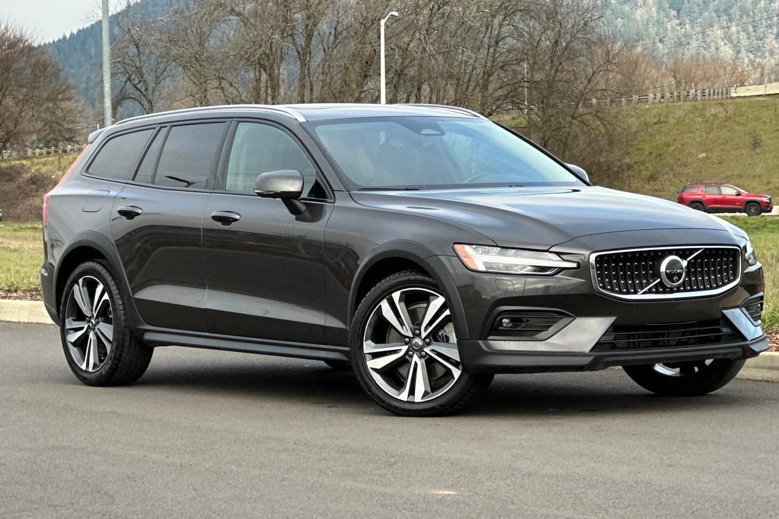 2025 Volvo V60 Cross Country B5 Plus AWD