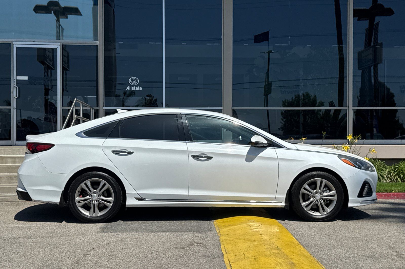 View vehicle photo 4