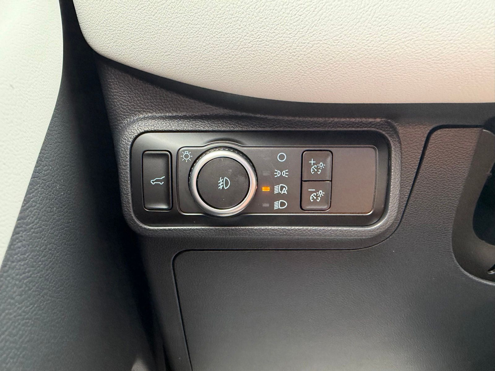 2026 Ford Explorer image 24