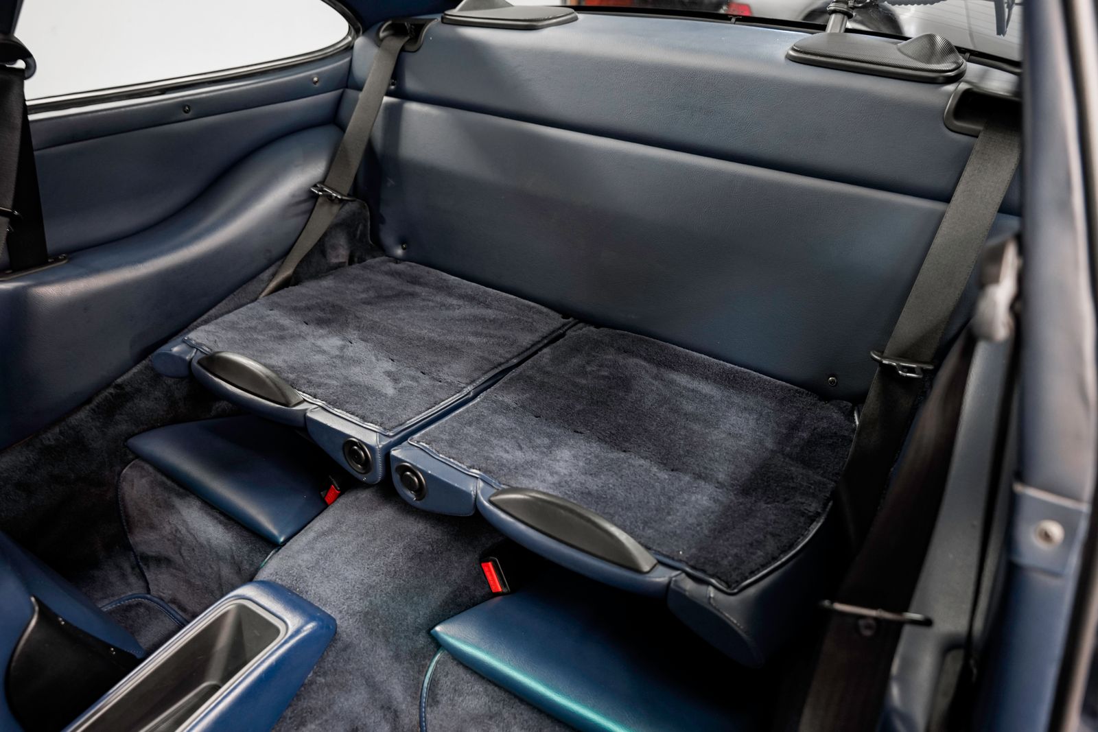 1996 Porsche 911 Carrera 4S — photo 23