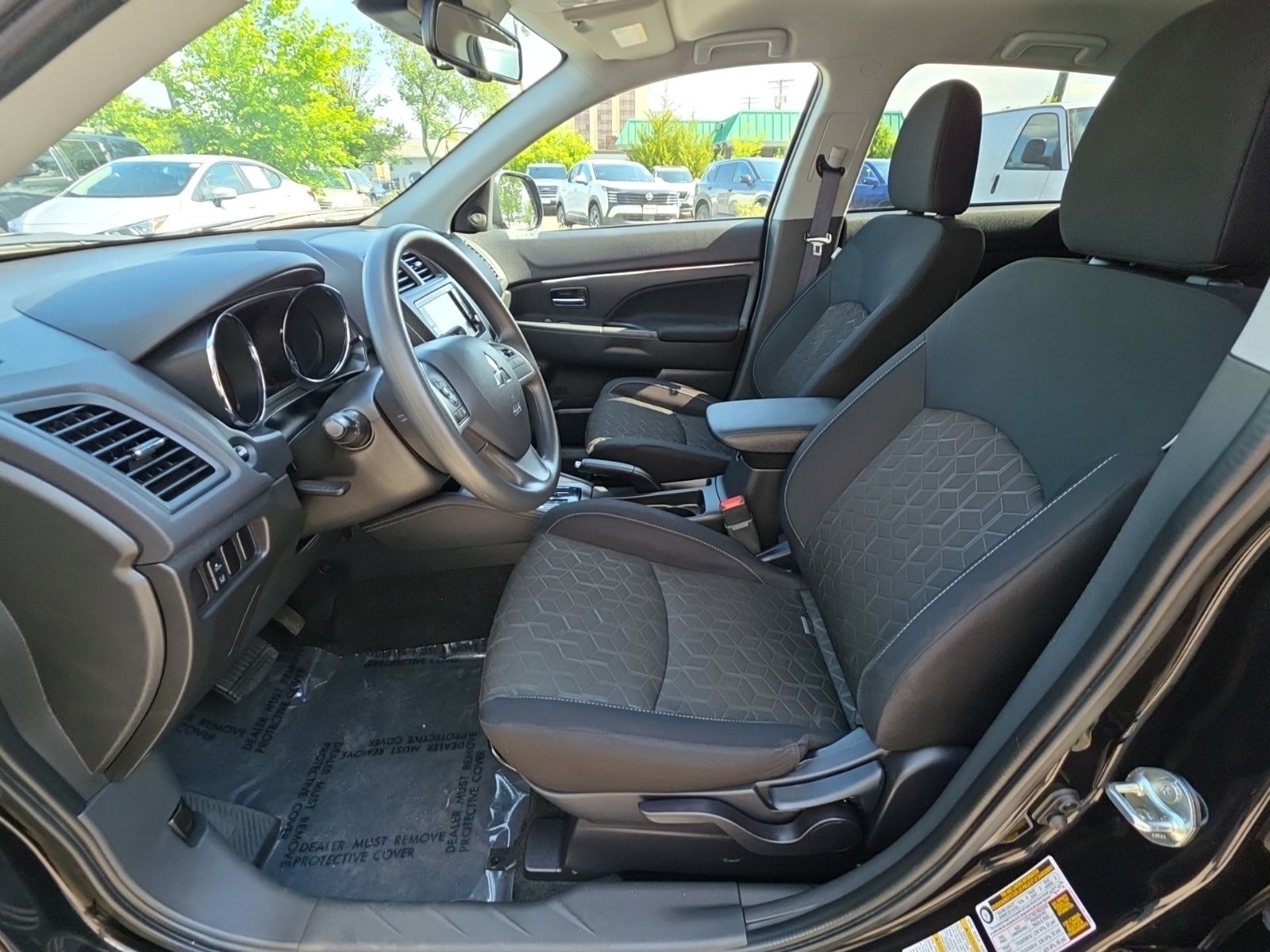 Used 2024  Mitsubishi 2.0 ES image 29