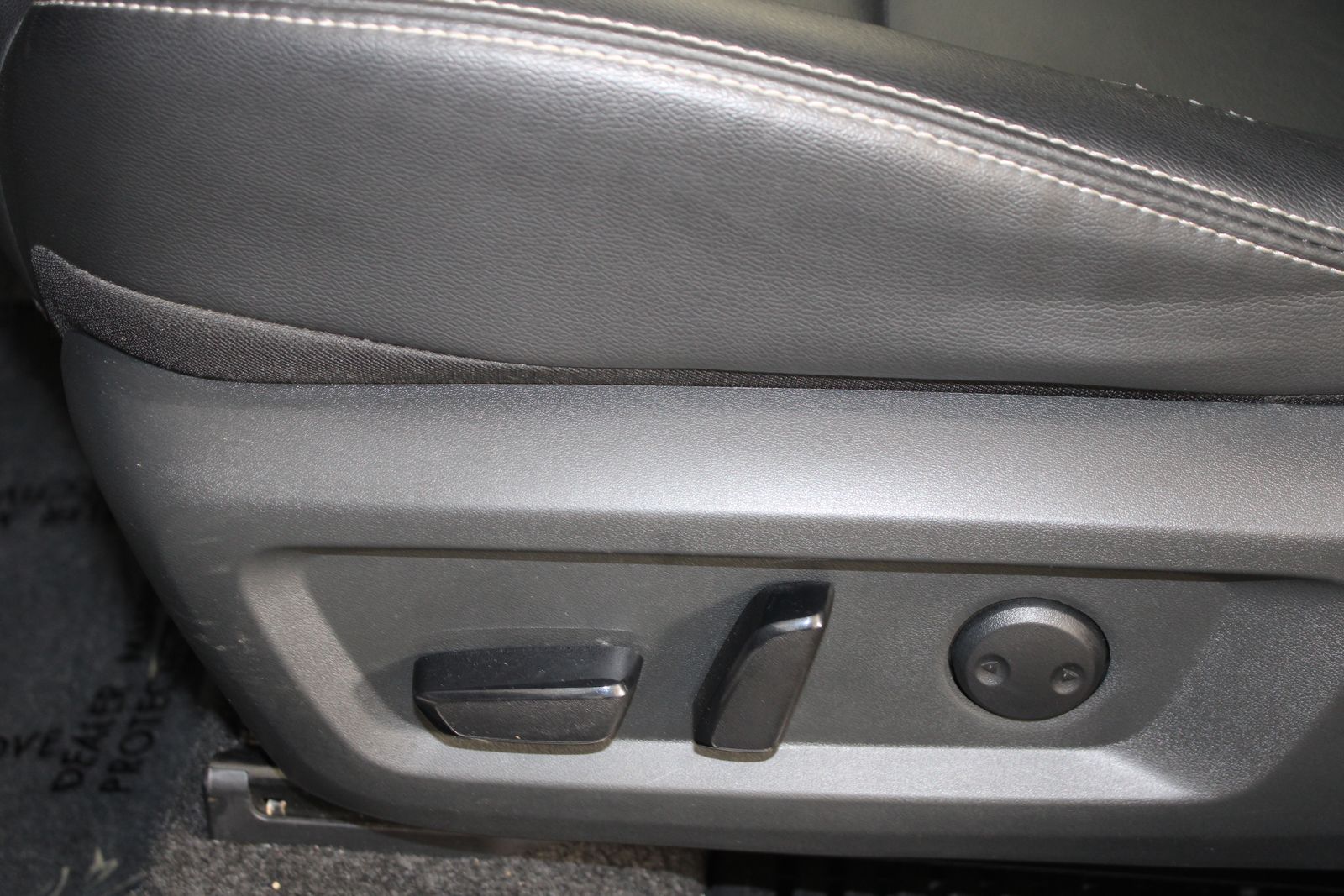 Used 2023 Gray Nissan SL image 16