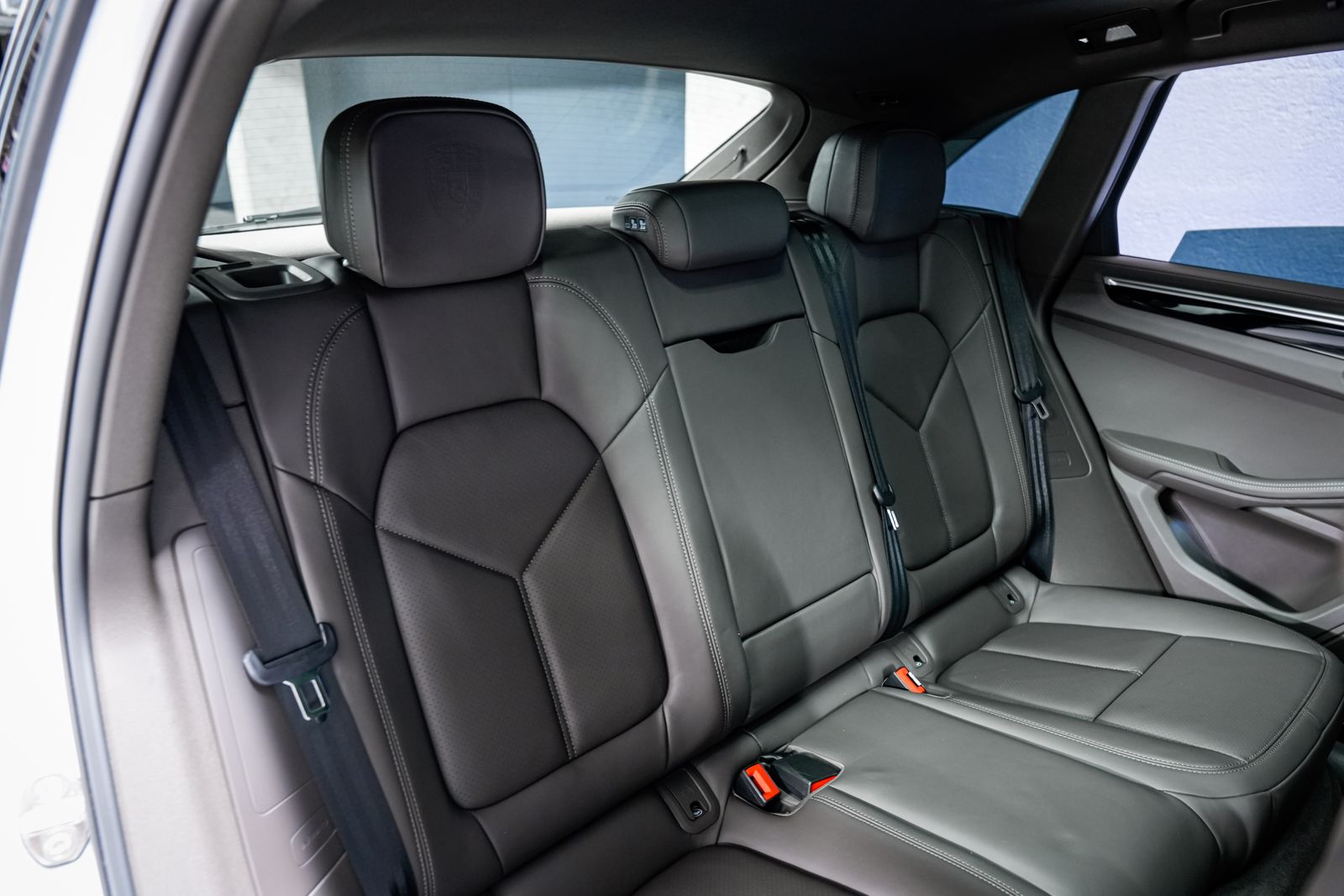 2024 Porsche Macan S — photo 34