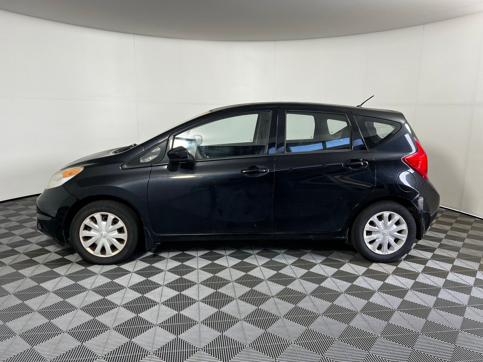 Thumbnail: 2015 Nissan Versa Note - 8