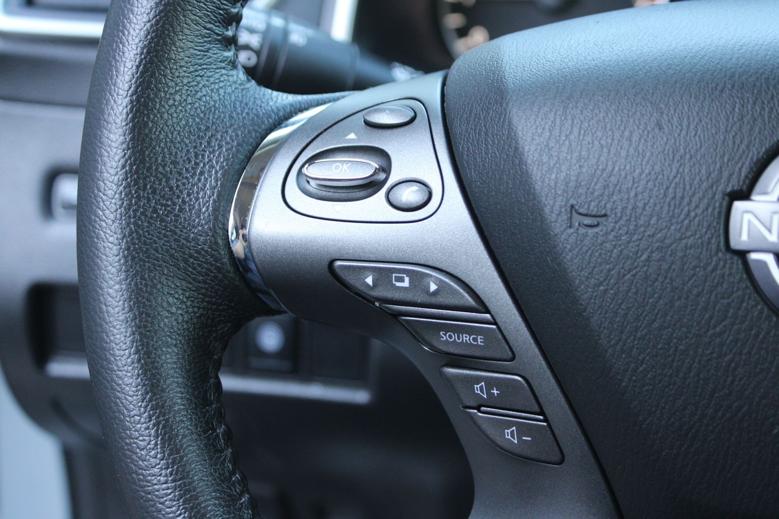Used 2024 Gray Nissan SV image 29