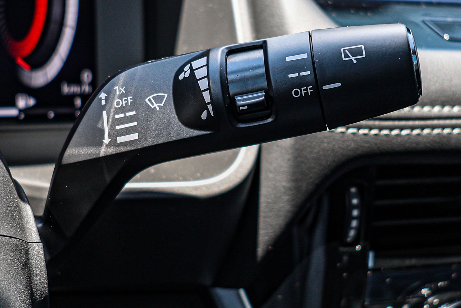2025 Nissan Rogue Platinum photo 20