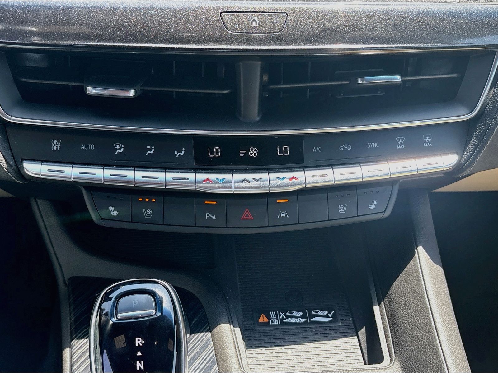 Used 2024 White Cadillac Premium Luxury image 15
