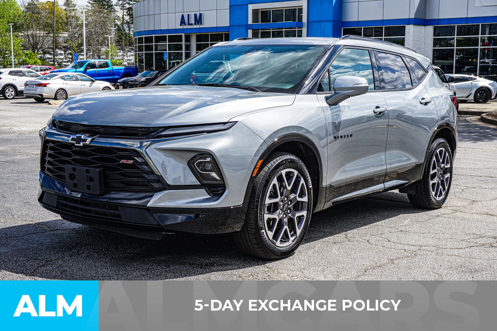 Used 2025 Gray Chevrolet RS image 5