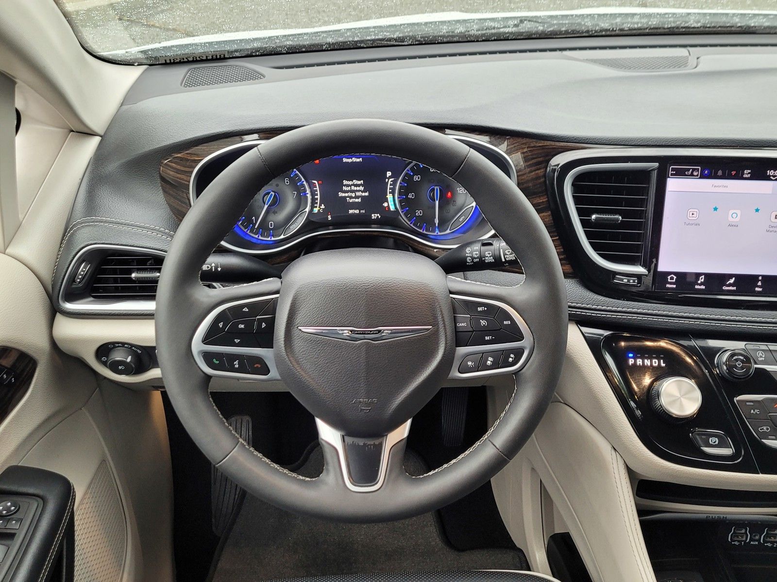 Used 2024 White Chrysler Limited image 13