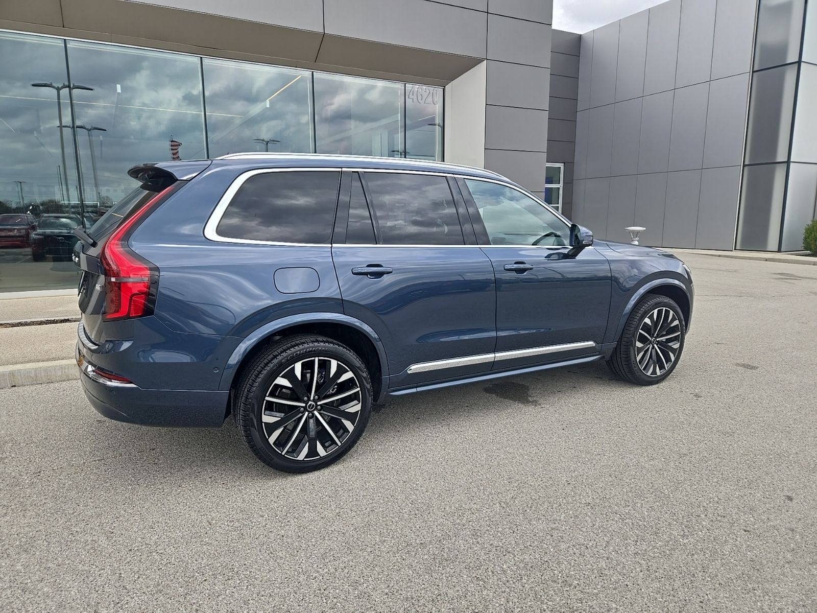 View vehicle photo 2