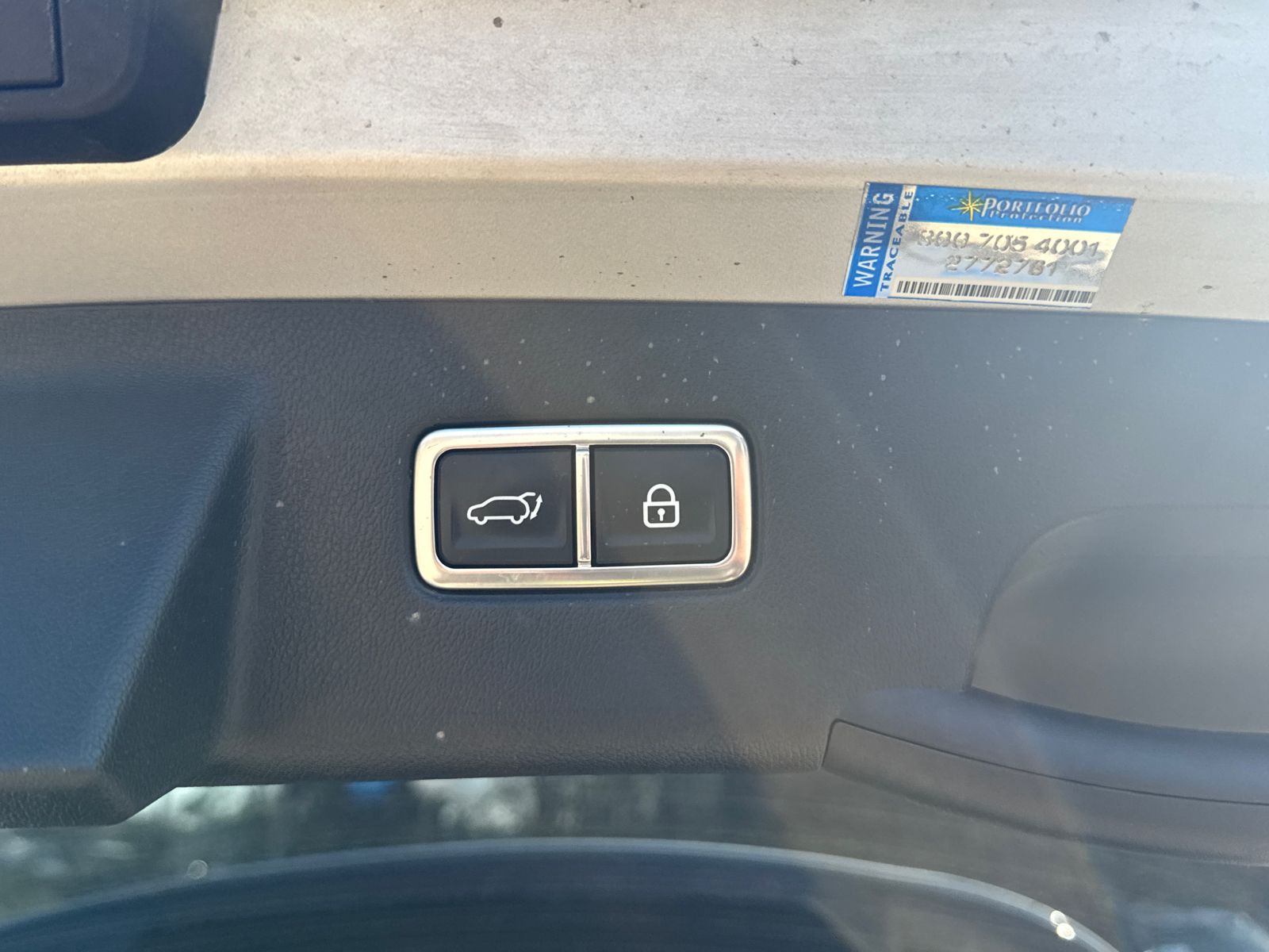 Used 2023 Silky Silver Kia SX Prestige image 19