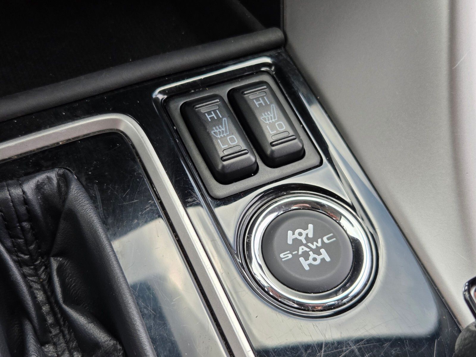 Used 2024 Silver Mitsubishi LE image 22