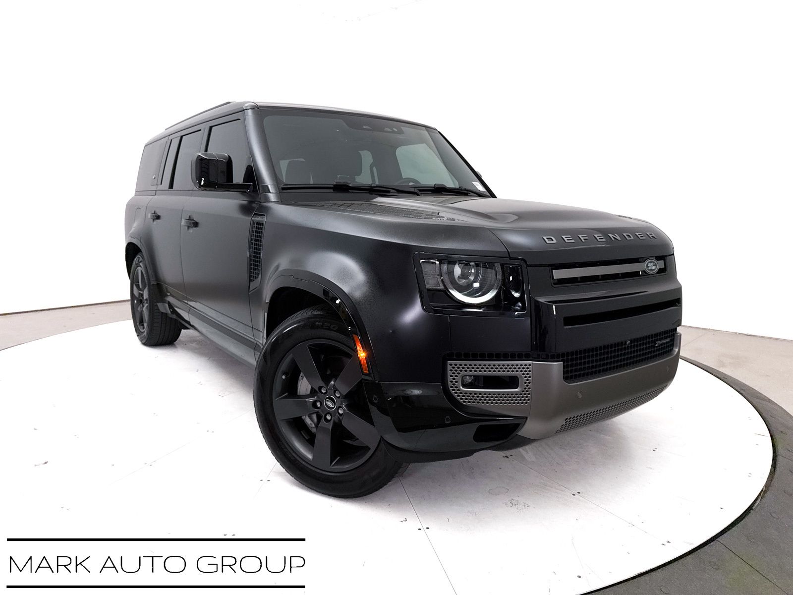 2023 Land Rover Defender 130 X-Dynamic SE