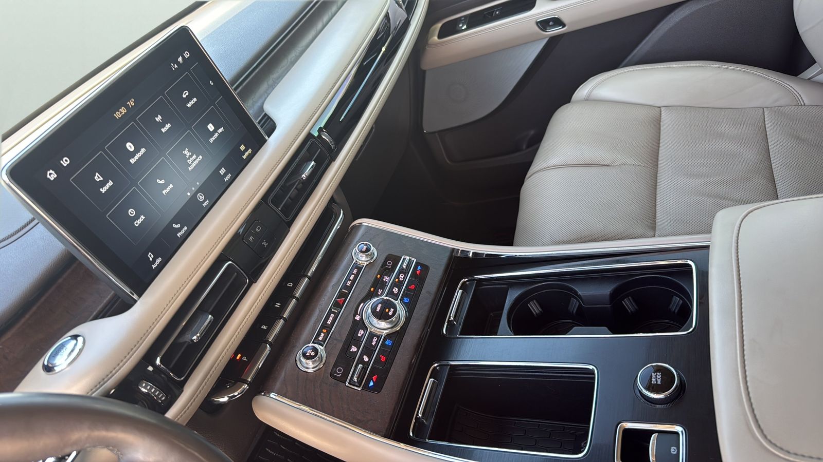 Used Car 2020 Lincoln Aviator  Grand Touring For Sale Under $35,000 In Austin, Texas