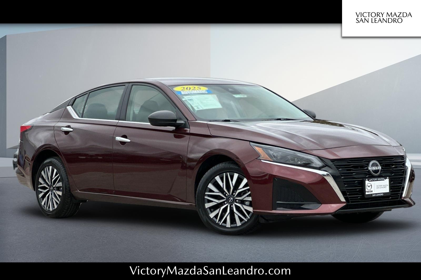 Garnet Pearl 2025 Nissan Altima Sedan All-Wheel Drive Continuously Variable Transmission