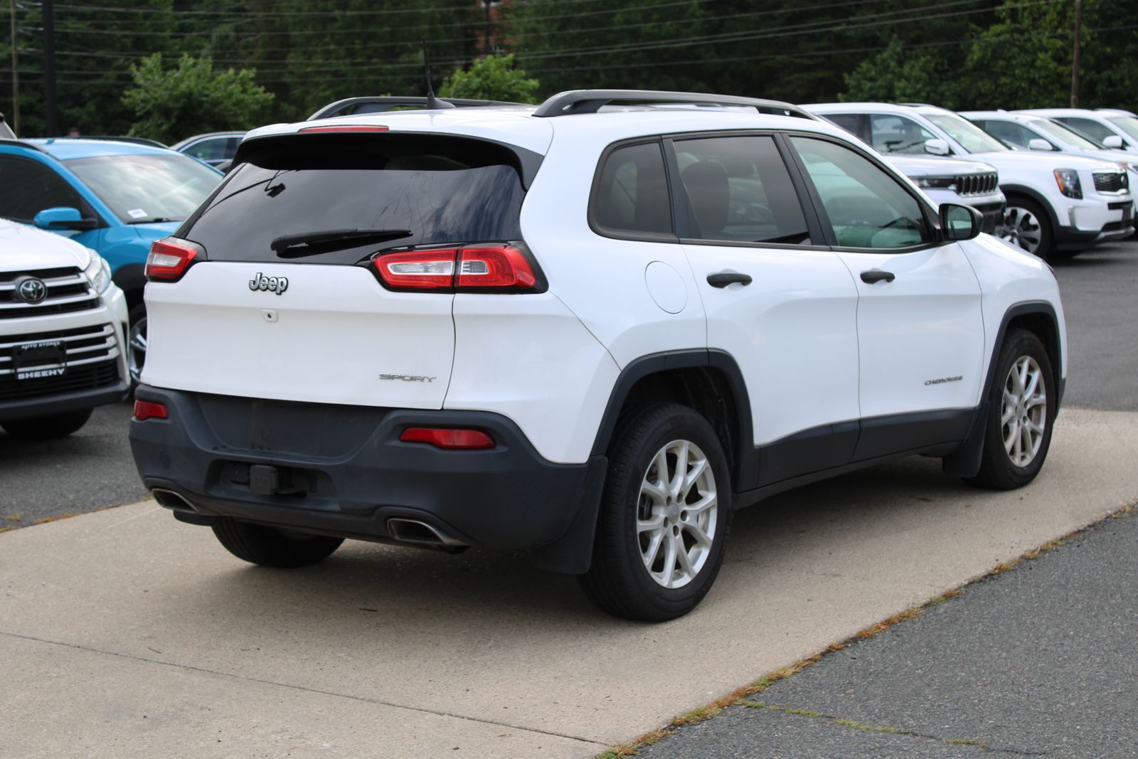 Used 2017 White Jeep Sport image 5