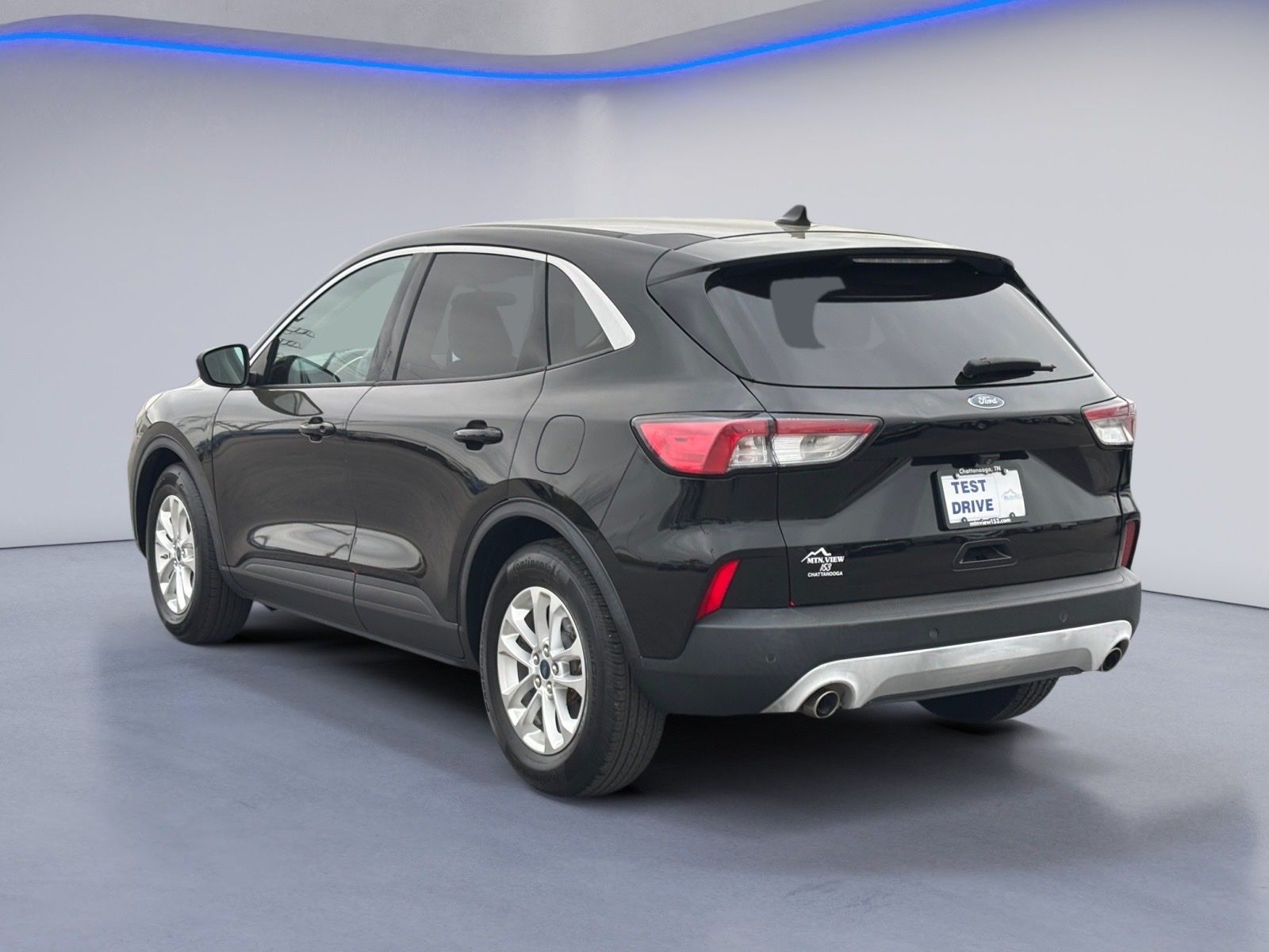 View vehicle photo 3