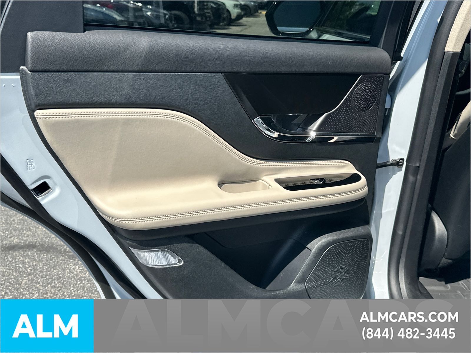 Used 2025 White Lincoln Grand Touring image 26
