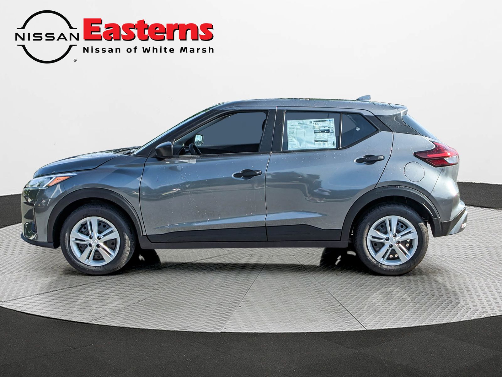 2025 Nissan Kicks Play S photo 2