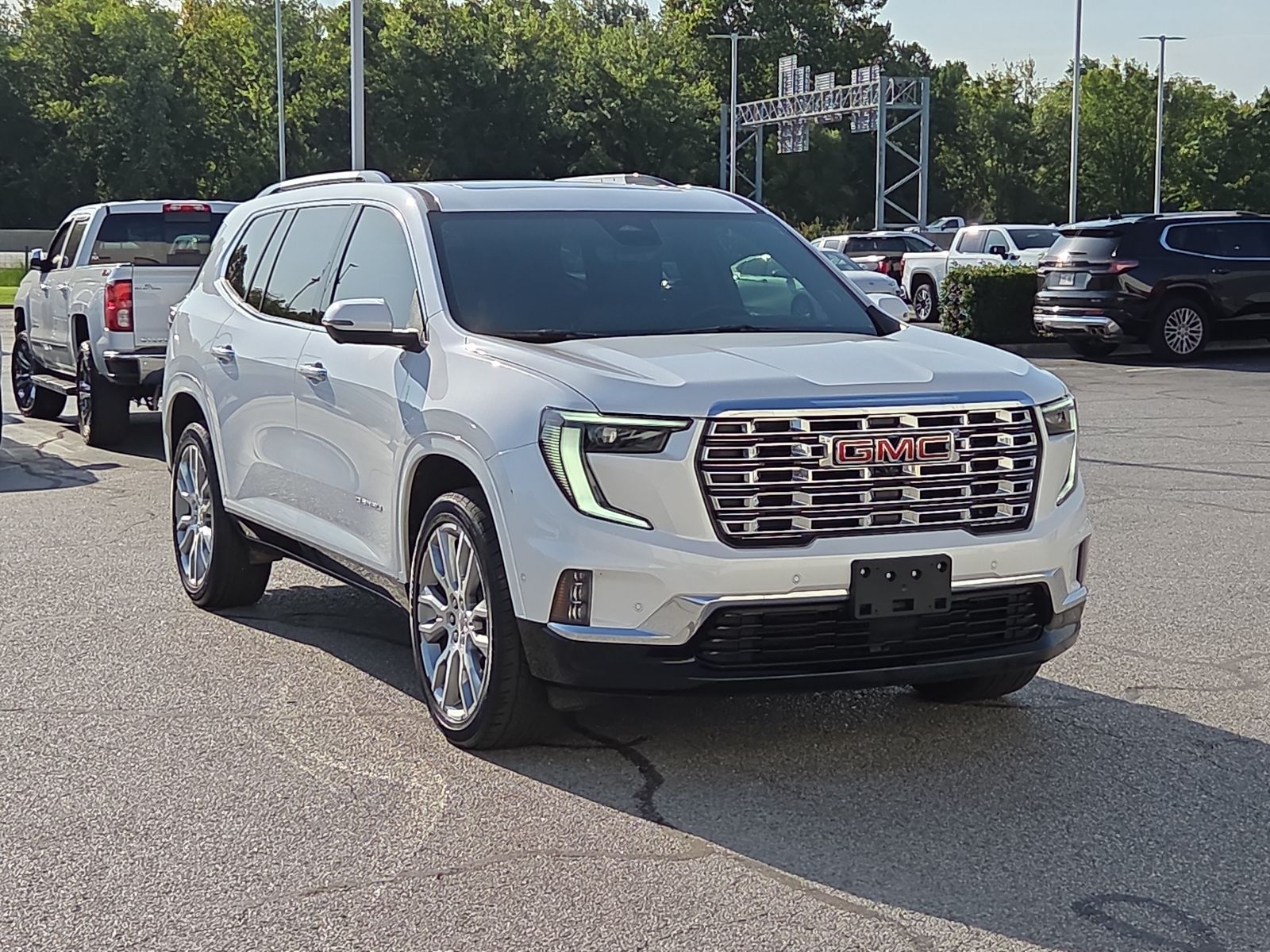 White Frost Tricoat 2024 GMC Acadia SUV / Crossover Four-Wheel Drive 8-Speed Automatic
