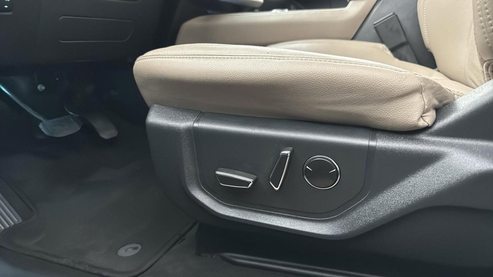 Used Car 2024 Ford Expedition Max  Limited For Sale Under $60,000 In Austin, Texas