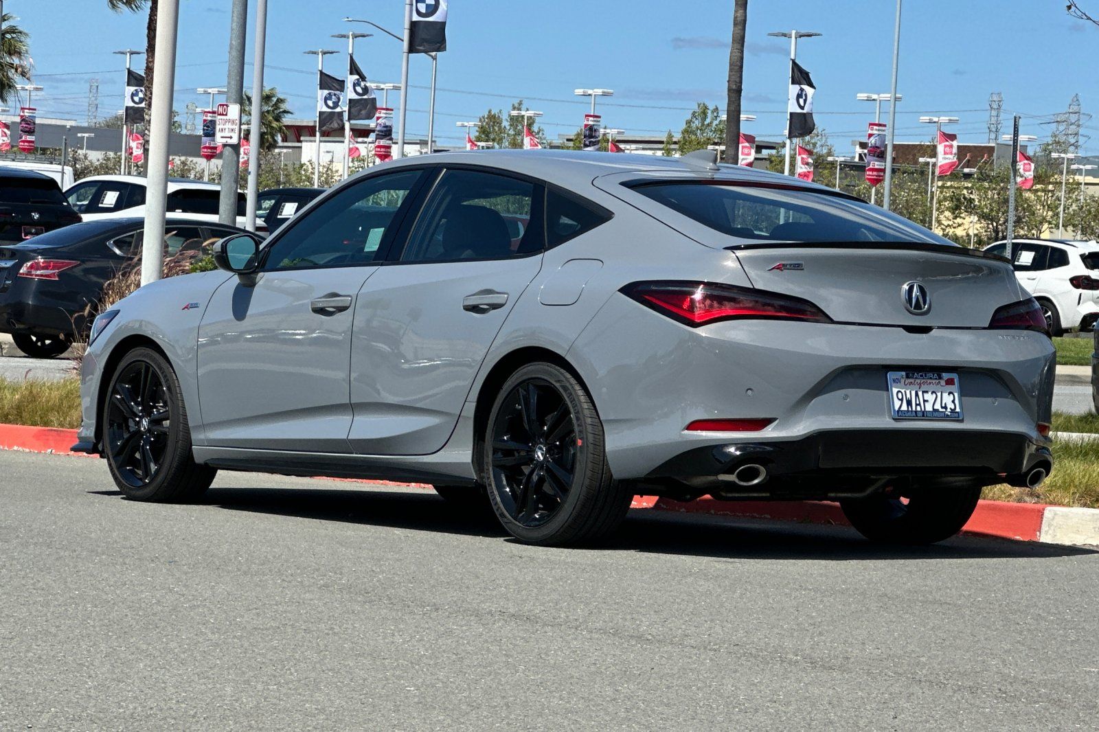 View vehicle photo 6