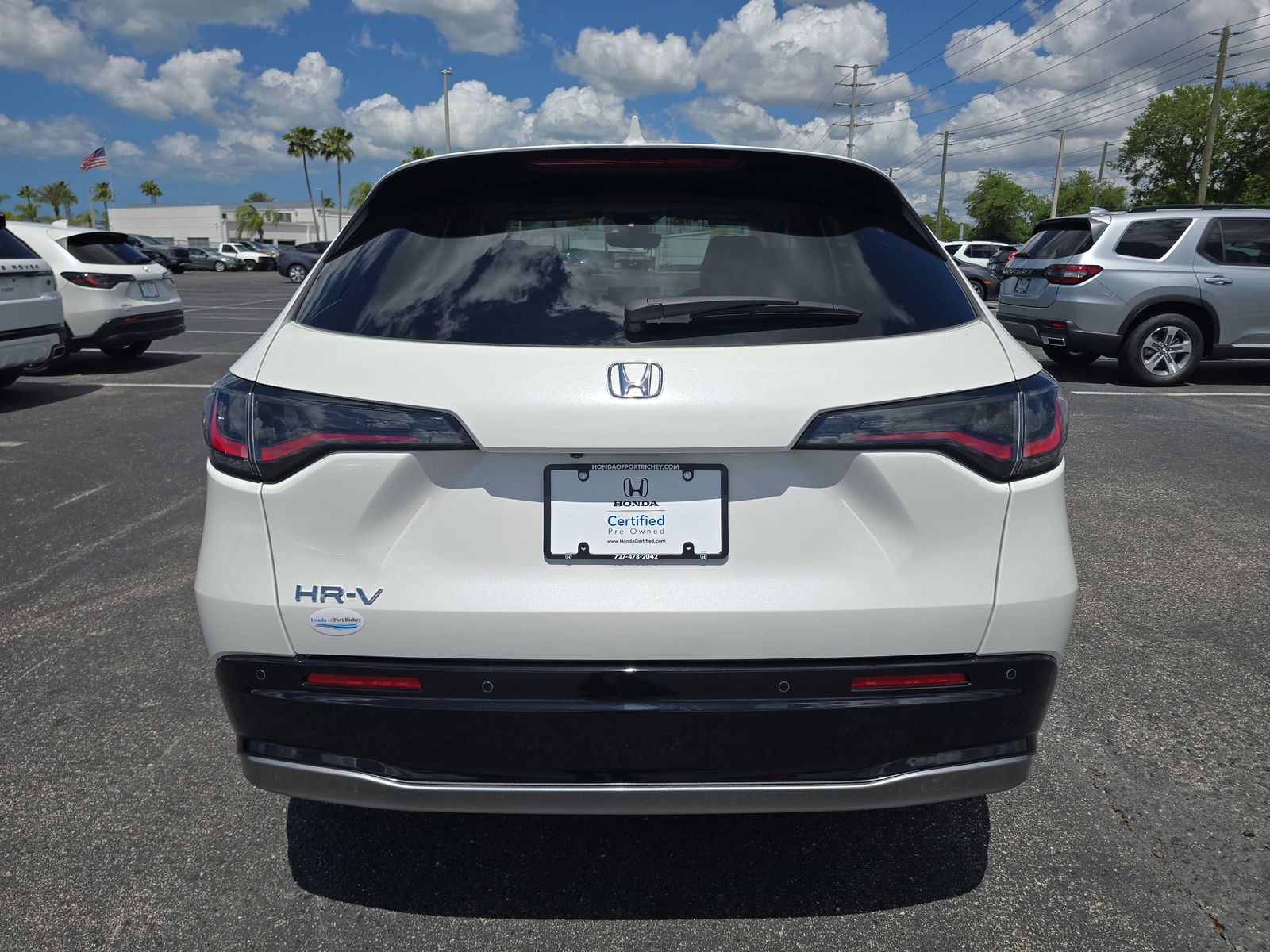 View vehicle photo 5