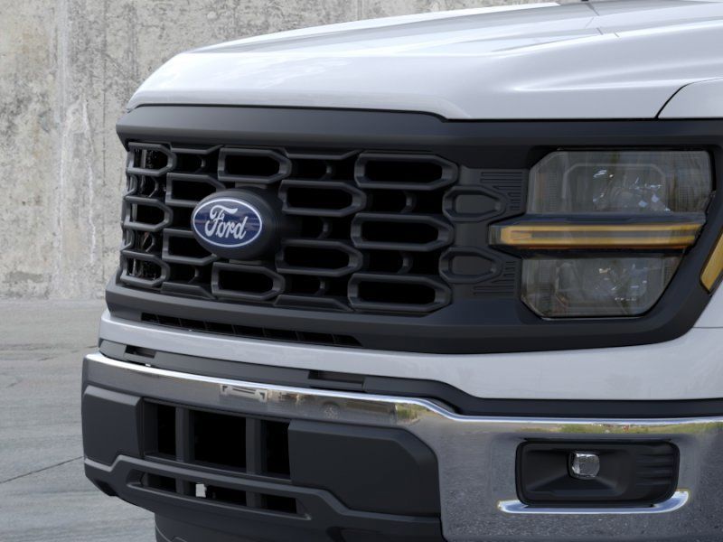 New 2026 Oxford White Ford XL image 17