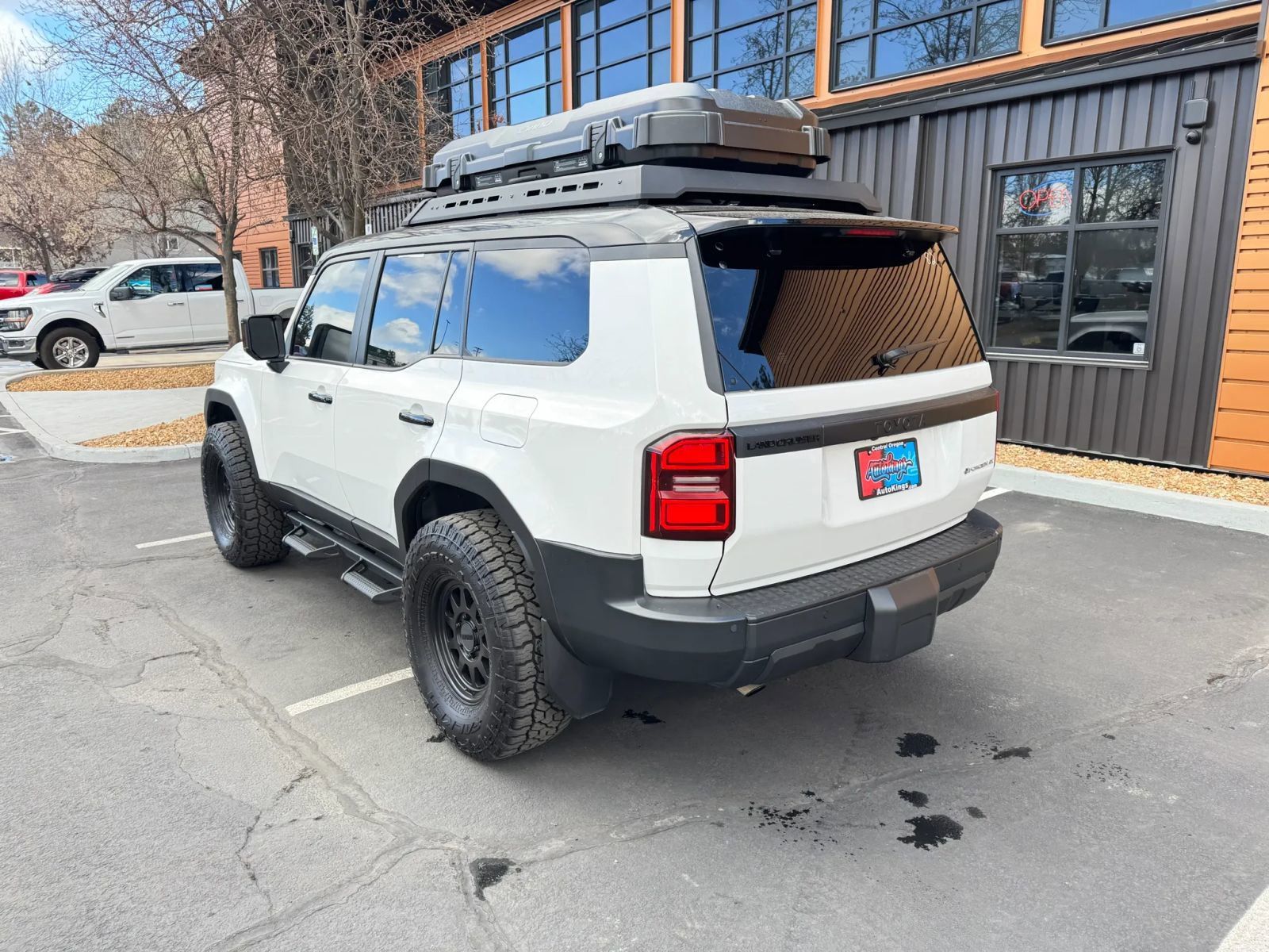 View vehicle photo 3