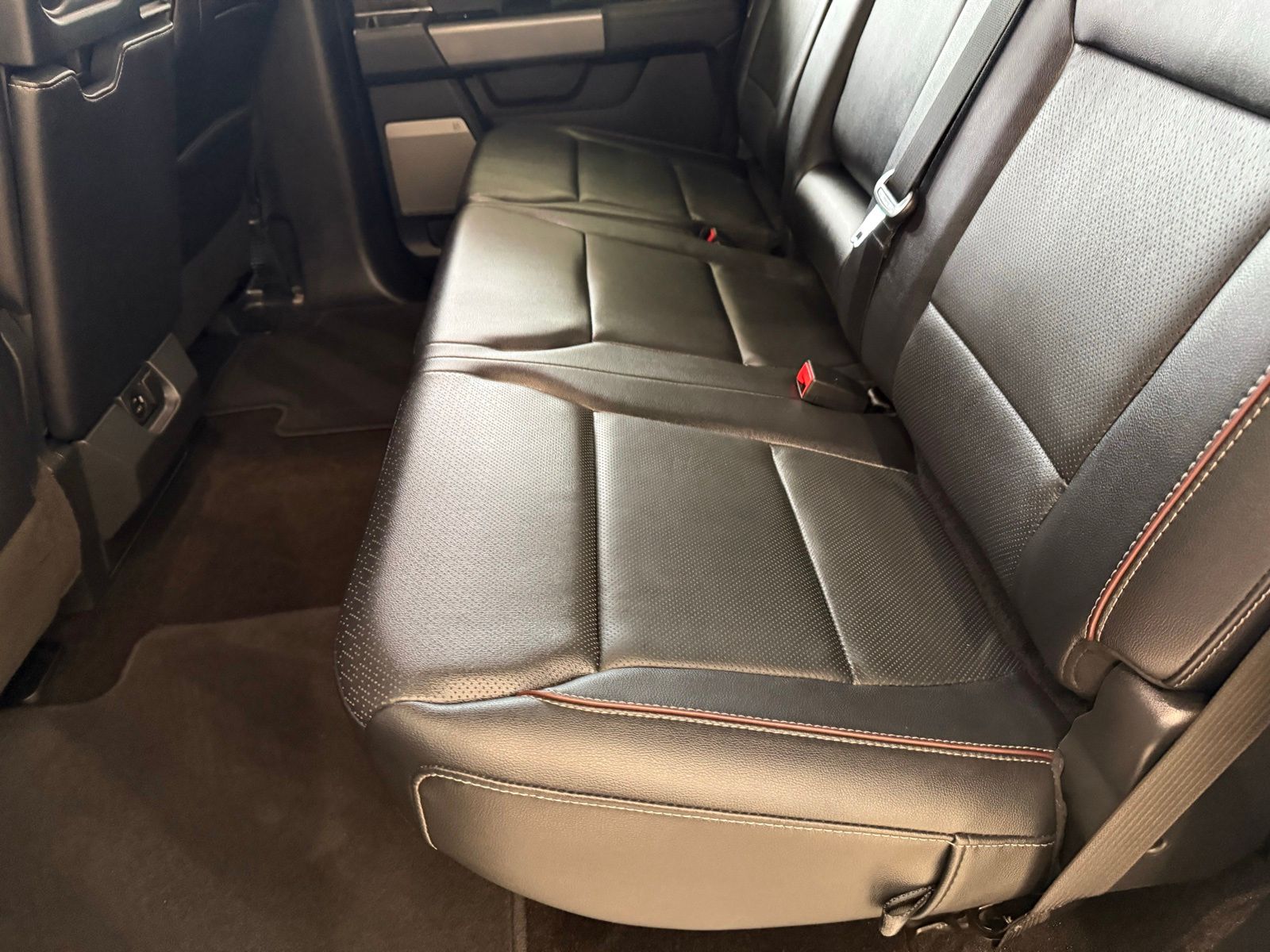 Used 2022 Blue Ford Lariat image 41