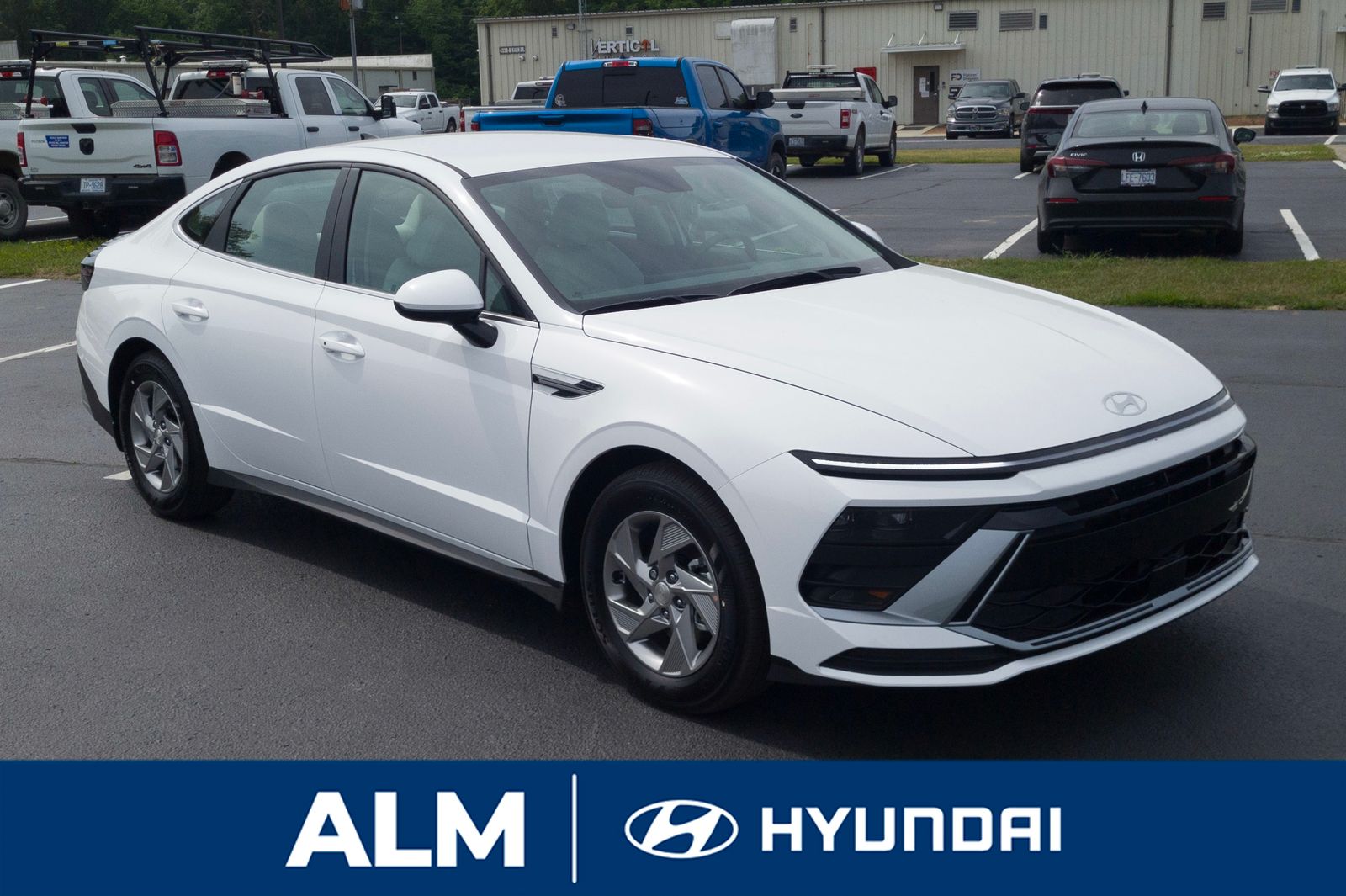 2025 Hyundai Sonata SE photo 3