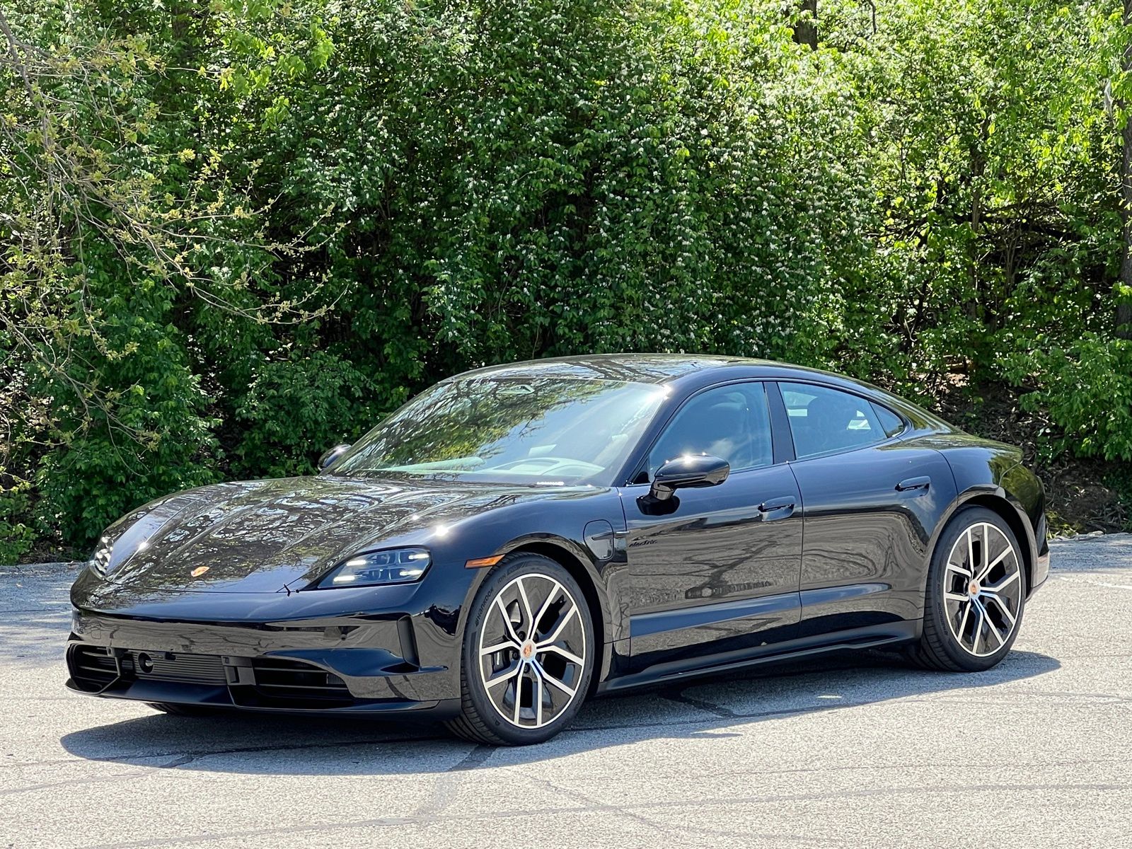 Jet Black Metallic 2026 Porsche Taycan 4 Sedan AWD Sedan All-Wheel Drive 2-Speed Automatic