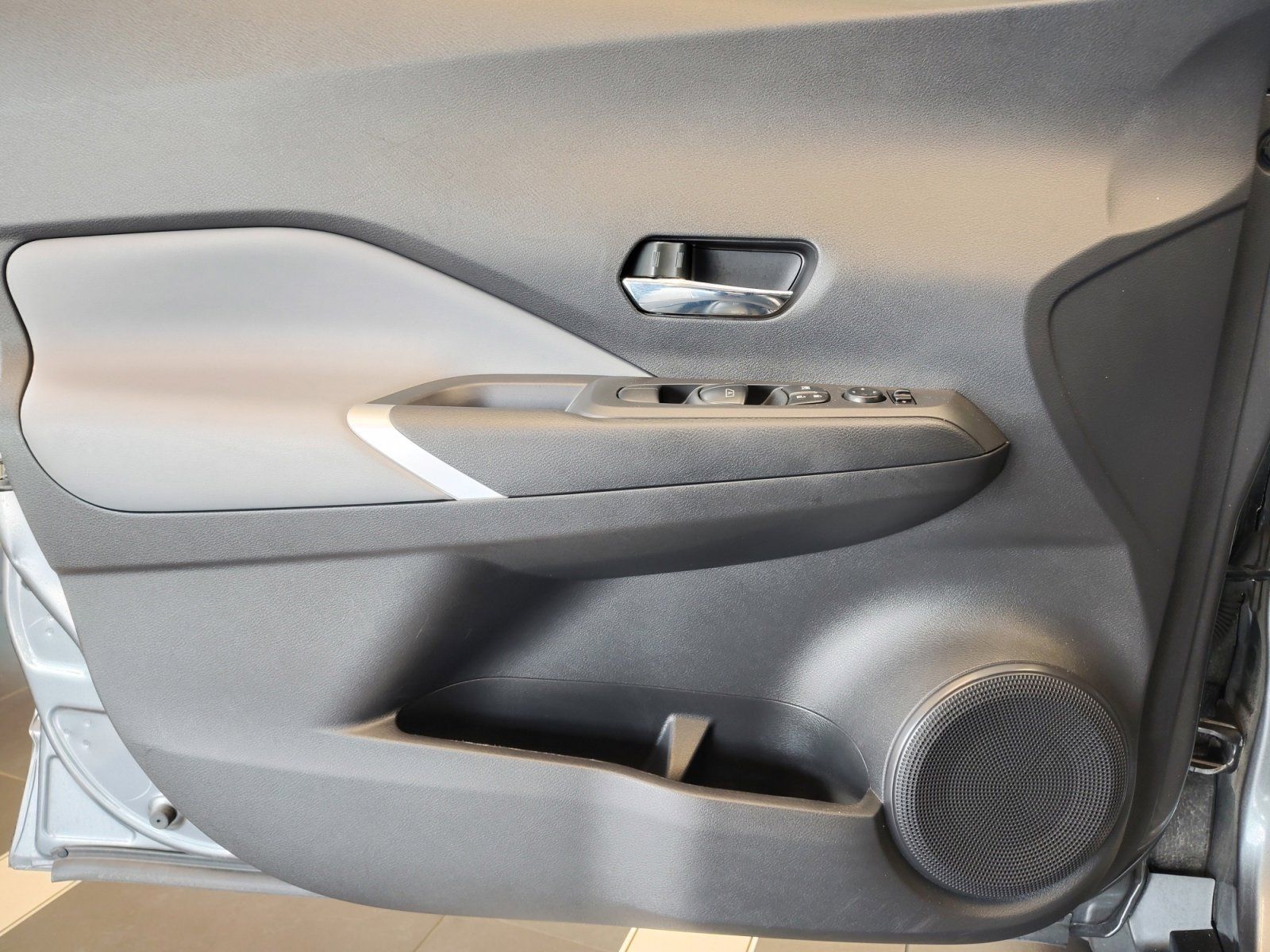 Used Car 2023 Nissan Kicks  Sr For Sale Under $20,000 In San Antonio, Texas