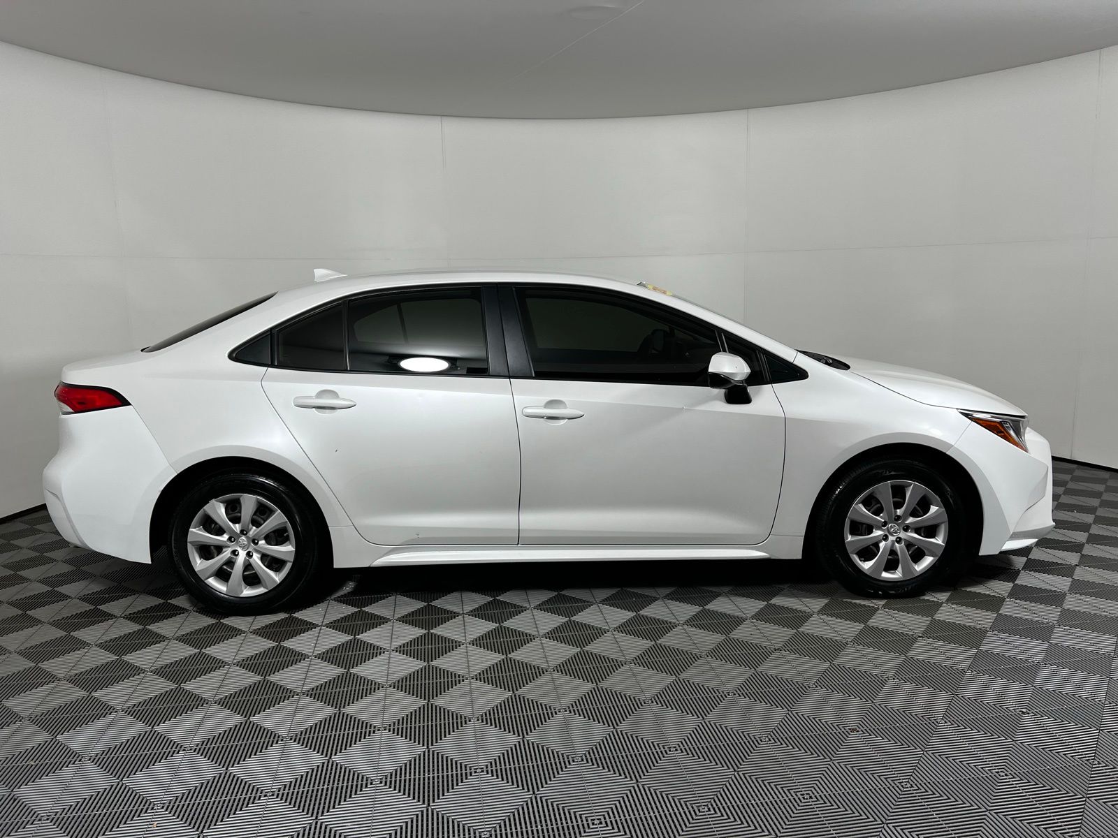 Thumbnail: 2022 Toyota Corolla - 4