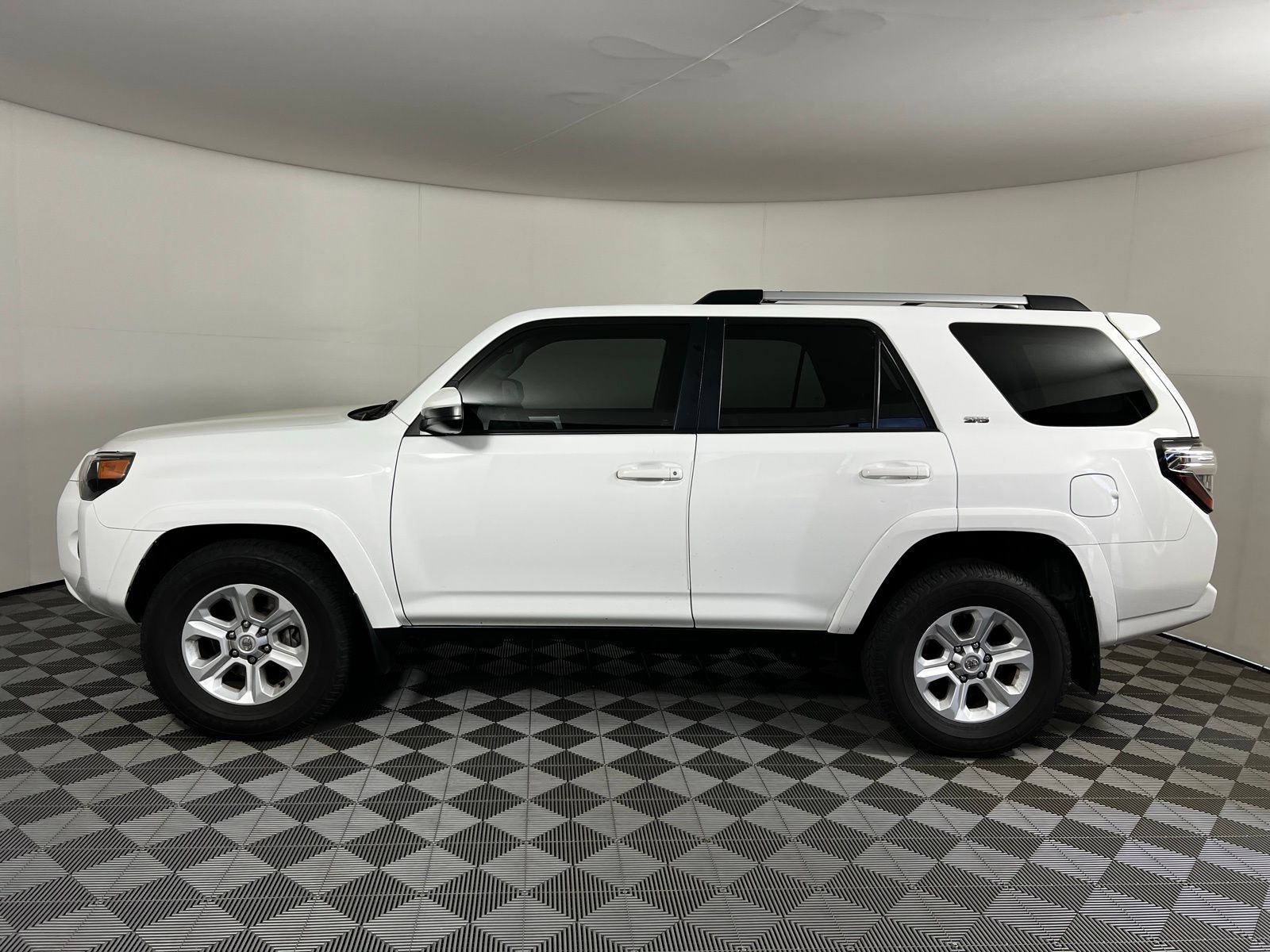 Thumbnail: 2022 Toyota 4Runner - 8